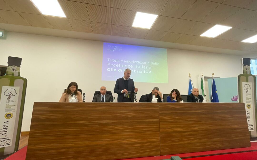 Il Consorzio Olio di Calabria Igp presenta etichetta identificativa alla Cittadella regionale